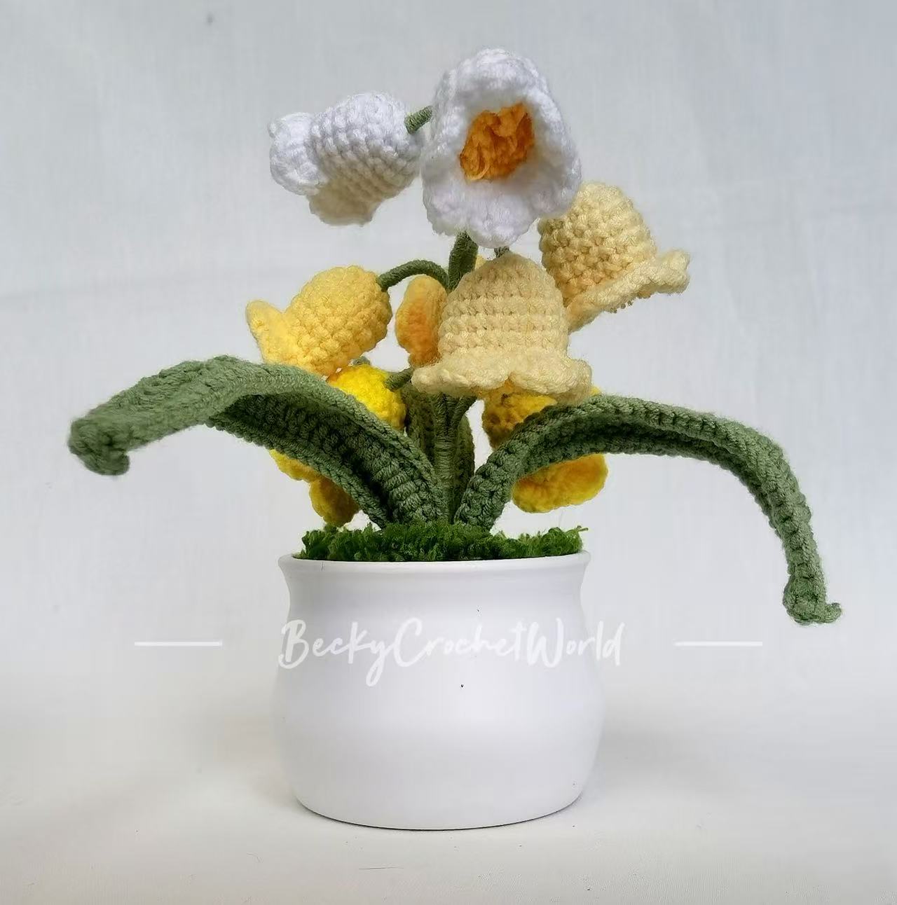 Yellow - Bellflower Pot