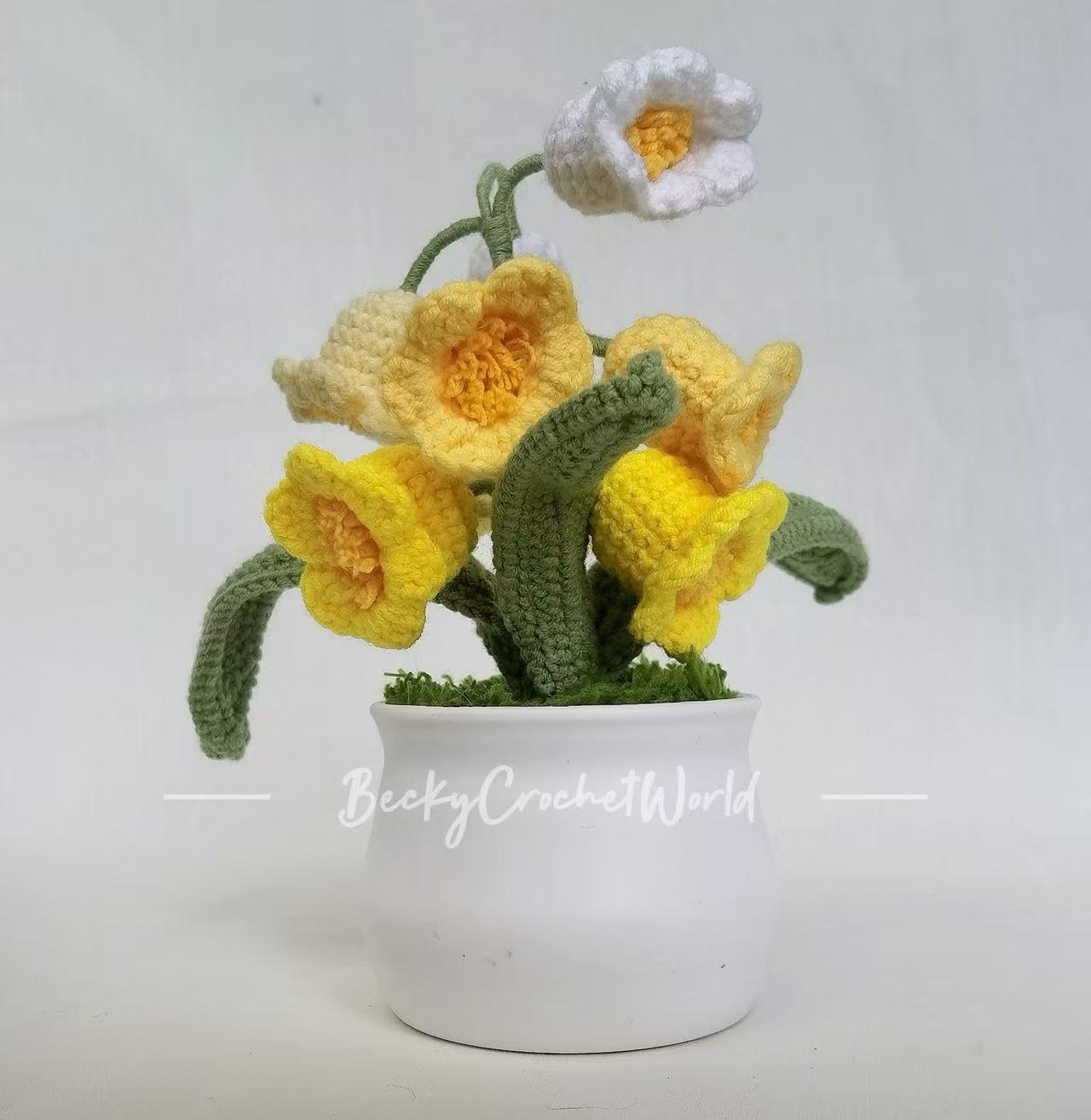 Yellow - Bellflower Pot