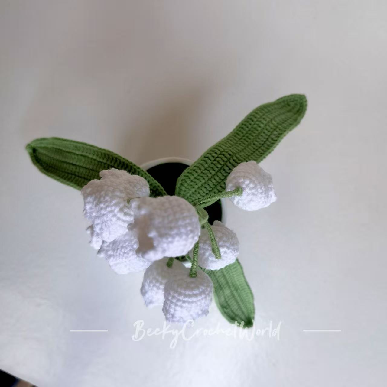 White - Bellflower Pot