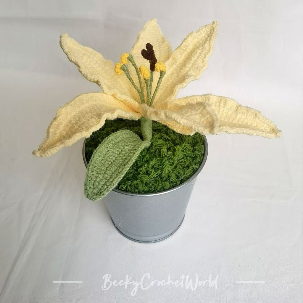 Yellow - Lily flower pot