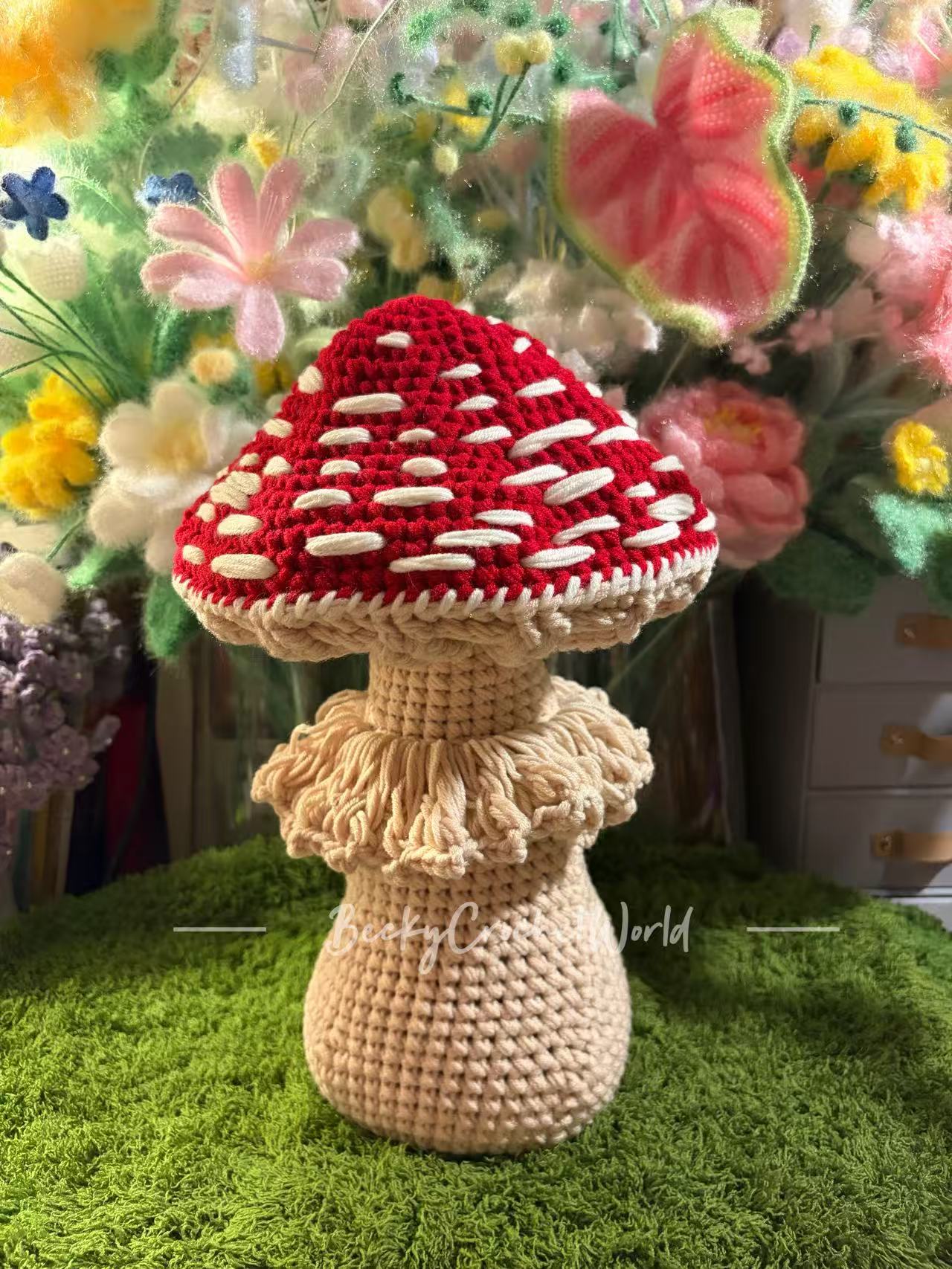 Mushroom in light grey 8 plies