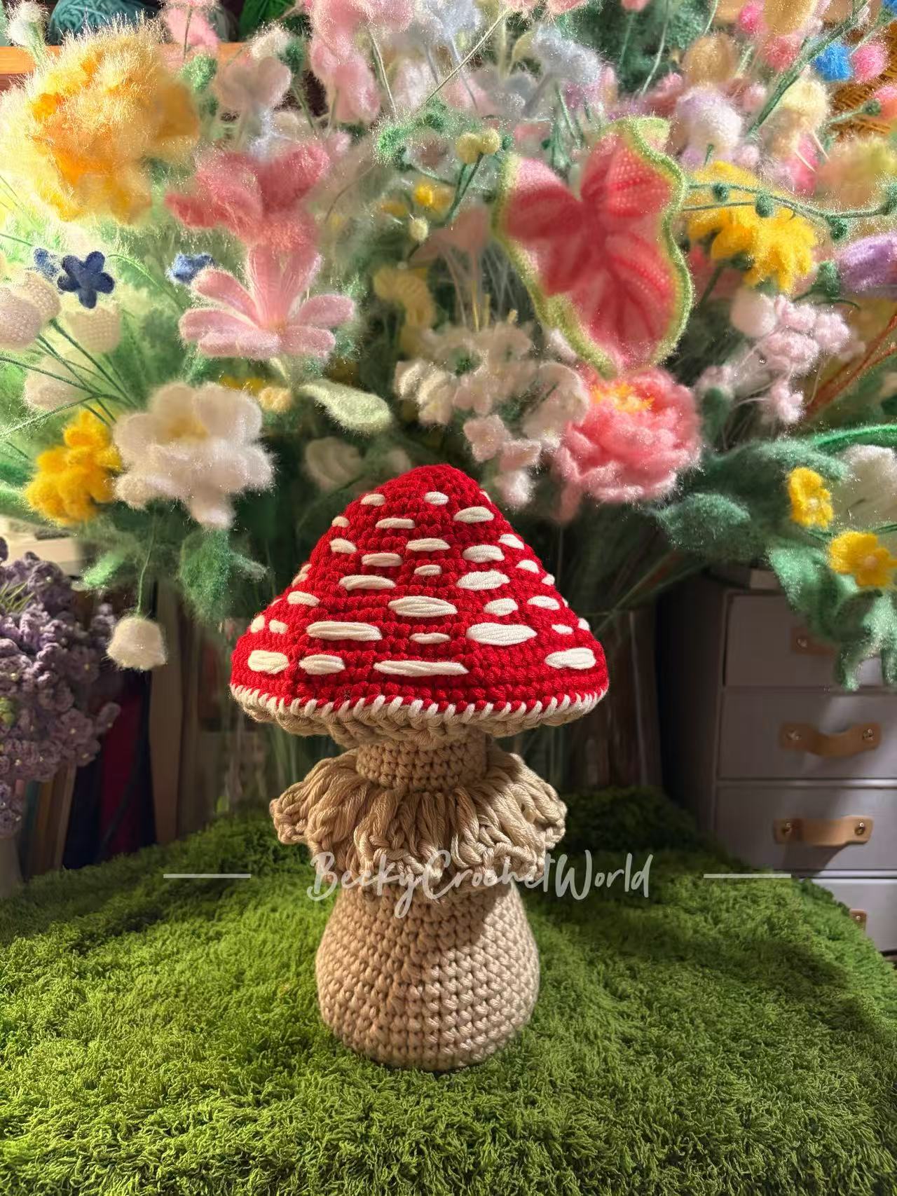 Mushroom in dark grey